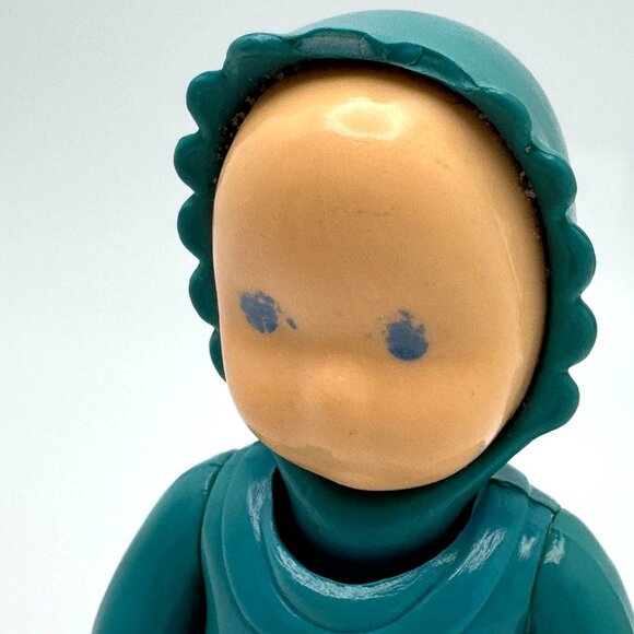 Vintage Little Tikes Playskool Baby Doll In Sleeper With Movable Hands & Head - Picture 3 of 8